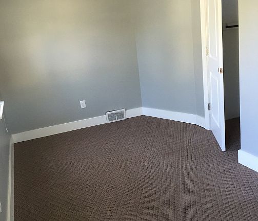 5th image of 23424 Easterling Ave