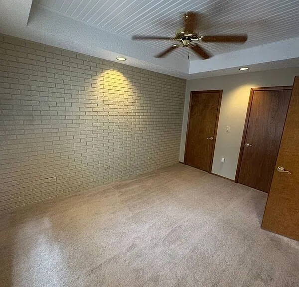 510 E Elm St #E — Photo 14