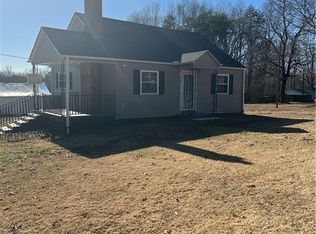 668 Hampton Rd, Eden, NC 27288