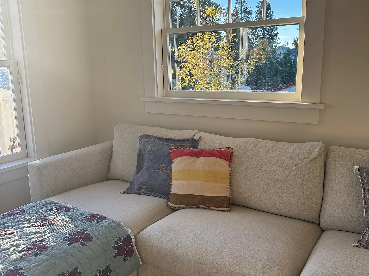 4 bed, 2431 sqft, $4,500 — Photo 2