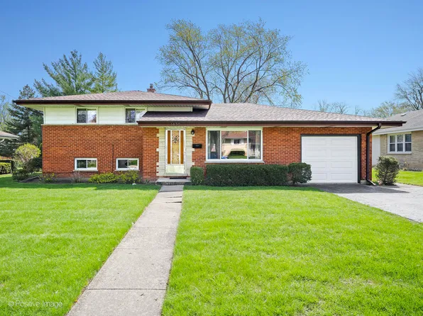 1430 E Emmerson Ln, Mount Prospect, IL 60056