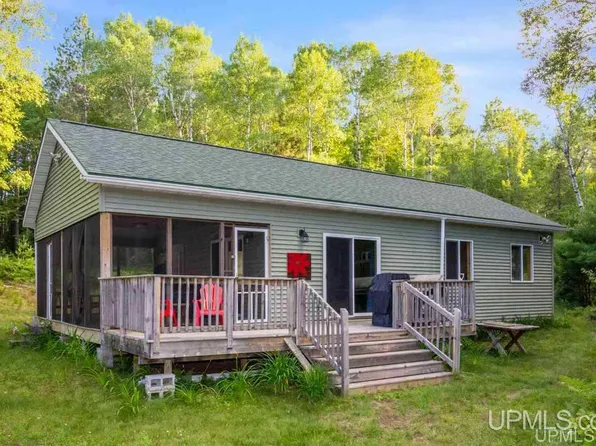 14520 Chain Of Lakes Rd, Republic, MI 49879