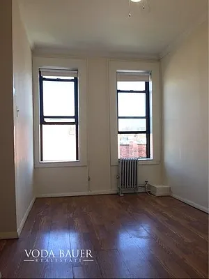 Rented by Voda Bauer Real Estate | media 11