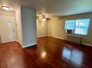 945 S 4th St #5, Springfield, IL 62703