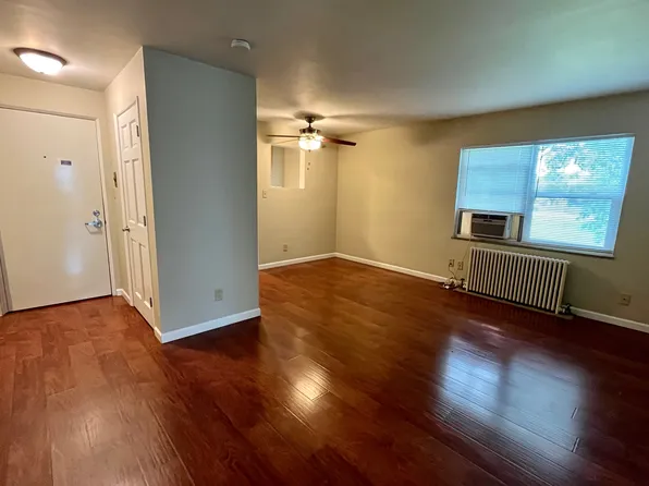 945 S 4th St #5, Springfield, IL 62703
