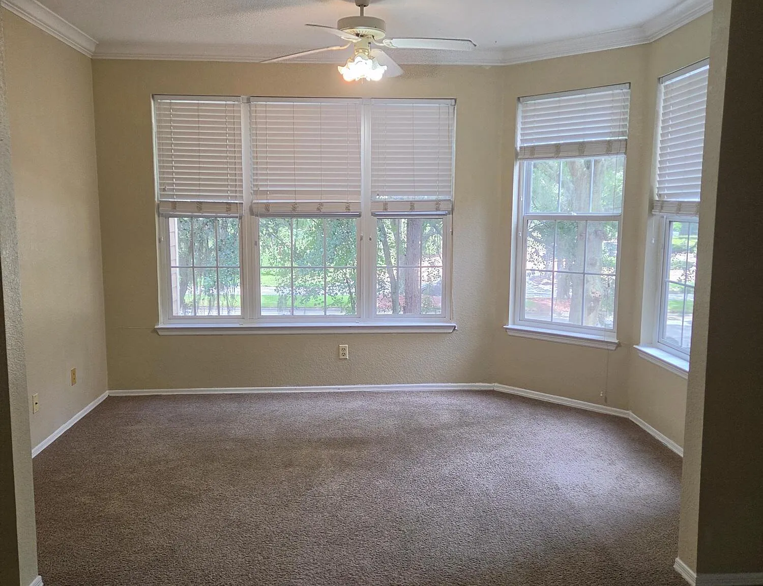13810 Sutton Park Dr — Photo 4