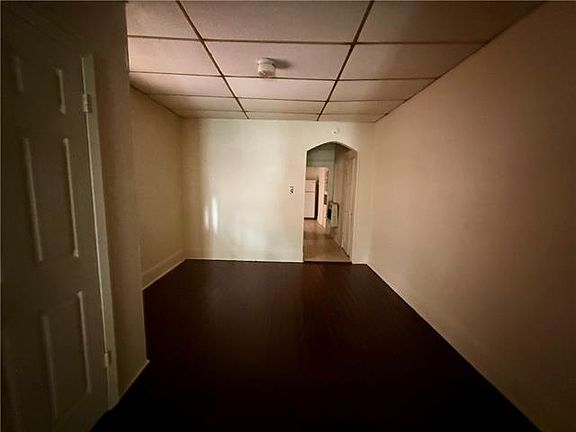 3rd image of 3020 Toulouse St