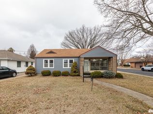 901 W Forrest Hill Ave, Peoria, IL 61604