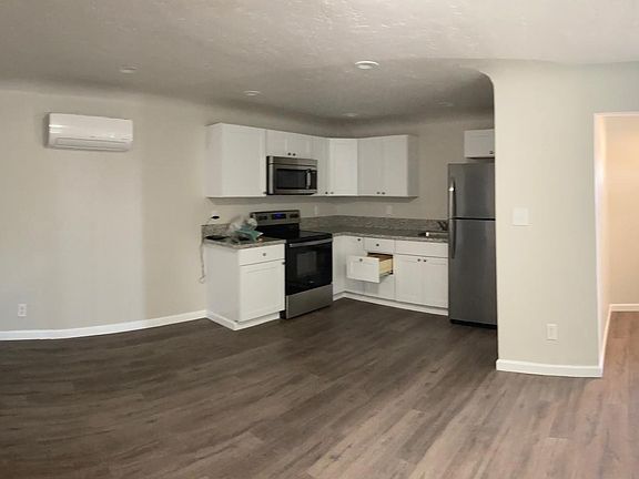 2nd image of 614 Washington St NE #3