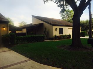 3829 Glen Oaks Manor Dr, Sarasota, FL 34232