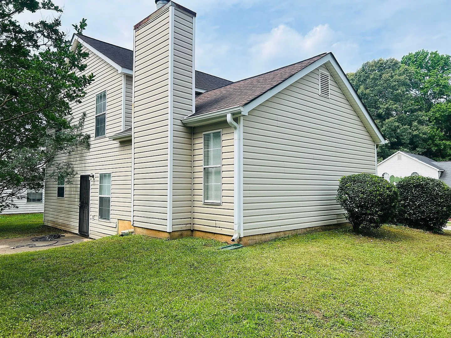Great location, newly renovated 3 bedroom home in Rex! Must see! — Photo 3