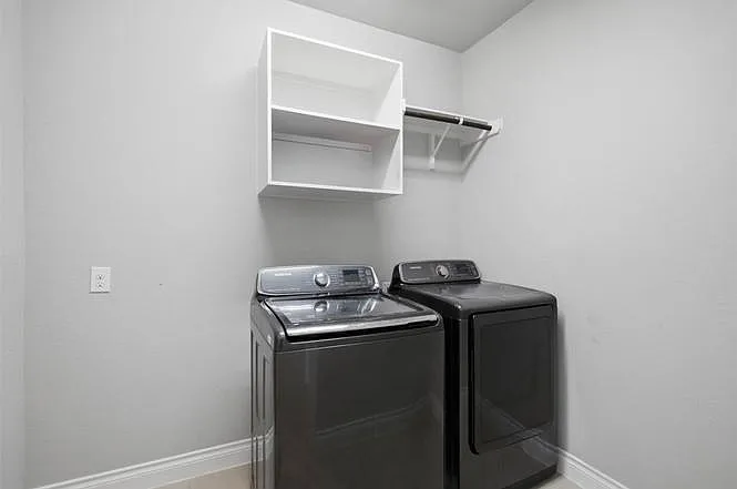 110 Lullaby Dr — Photo 5