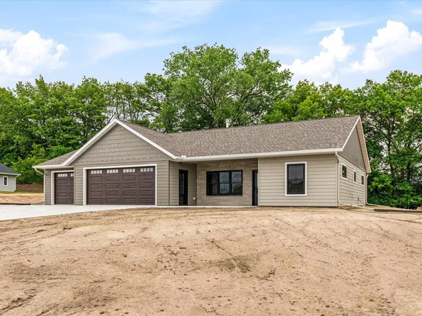 38098 Red Cedar Cir, Prairie Du Chien, WI 53821