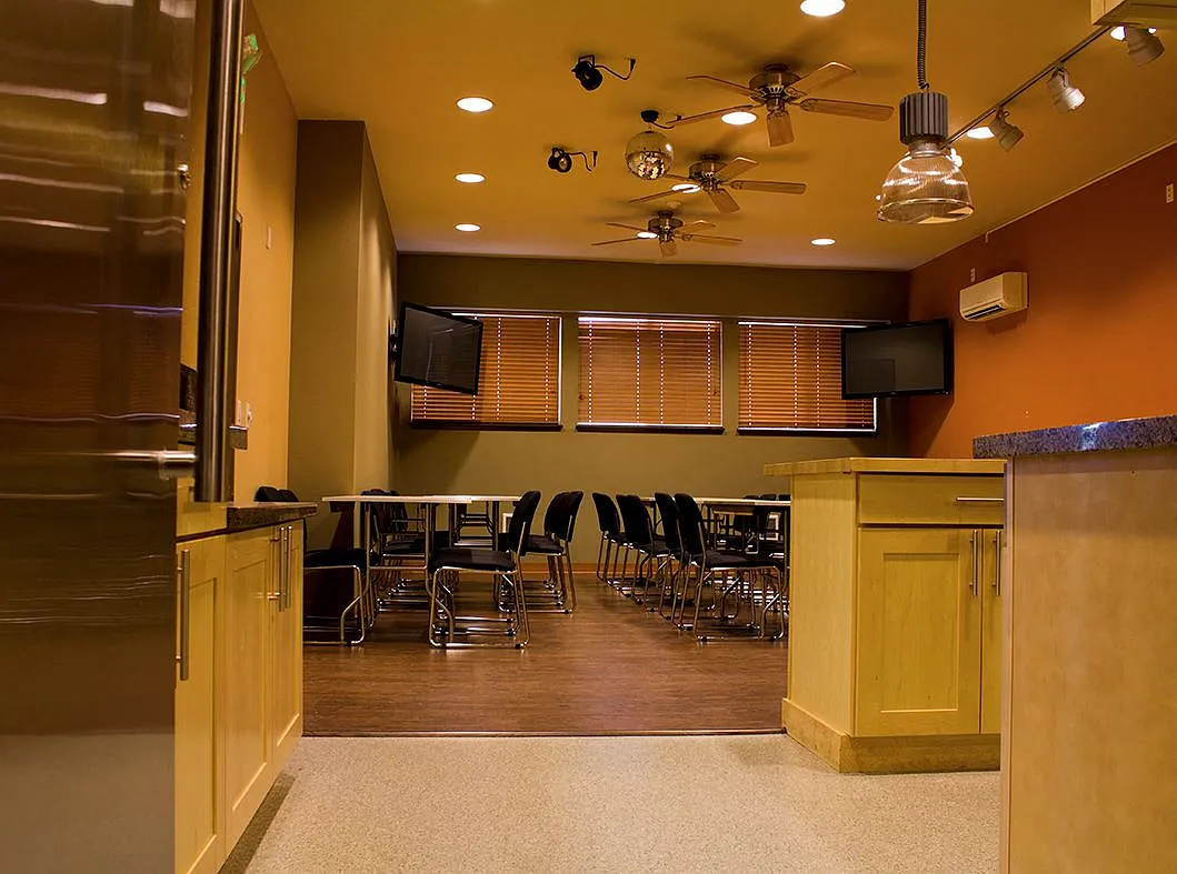 MT BAKER VILLAGE APTS — Photo 3