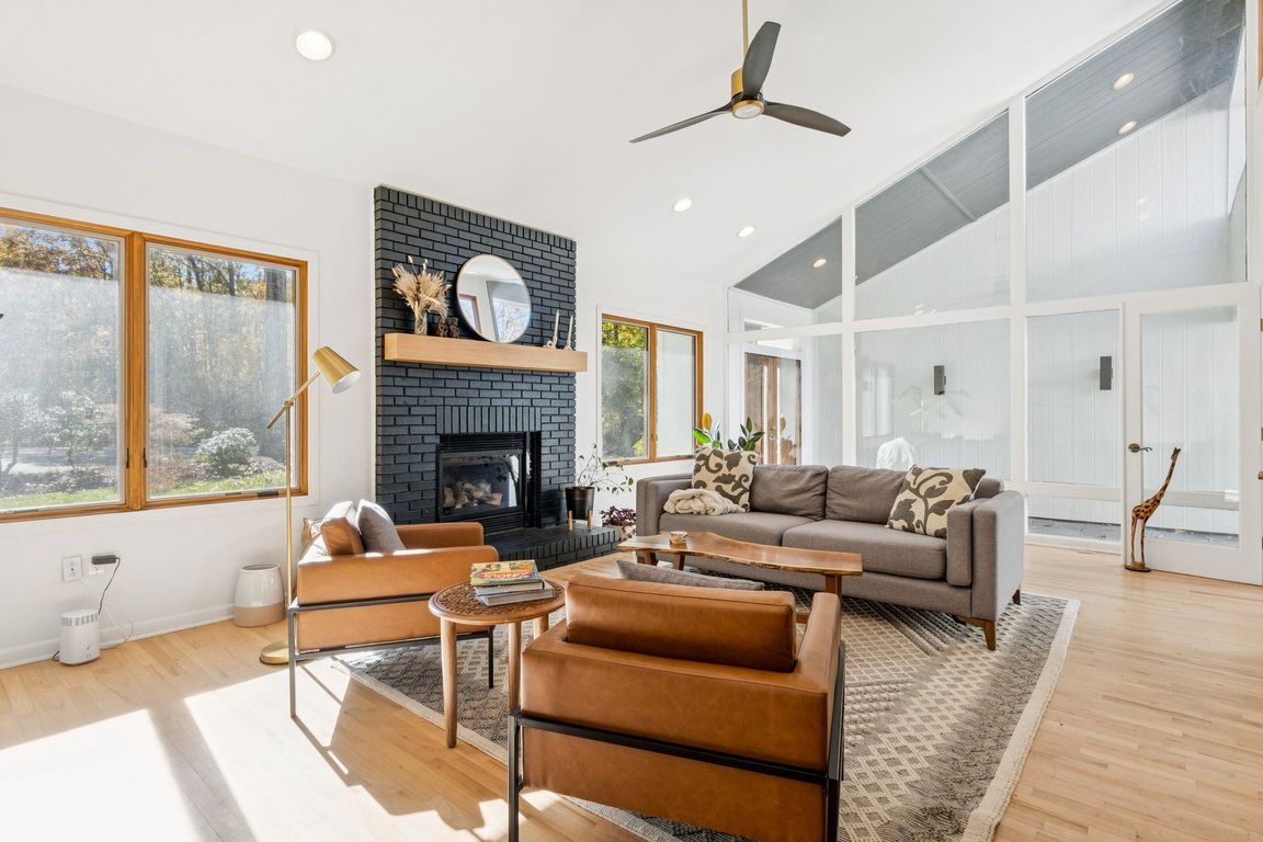 next background image