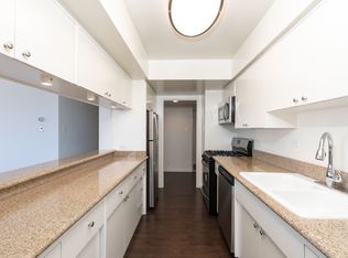 691 Irolo St APT 1804, Los Angeles, CA 90005