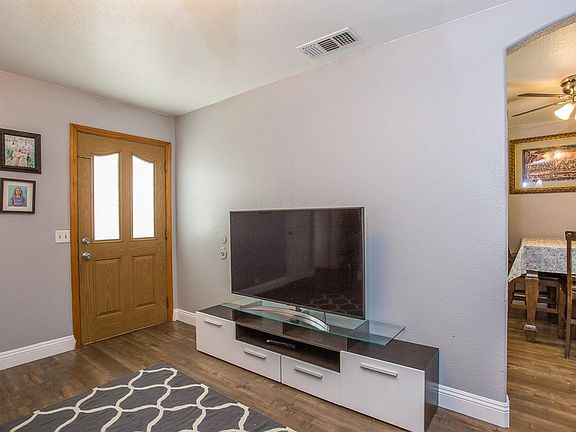 2nd image of 200 De Witt Ct