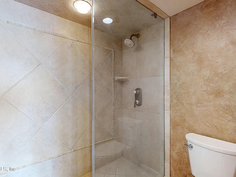 2100 Ocean Dr #Penthouse 2 — Photo 13