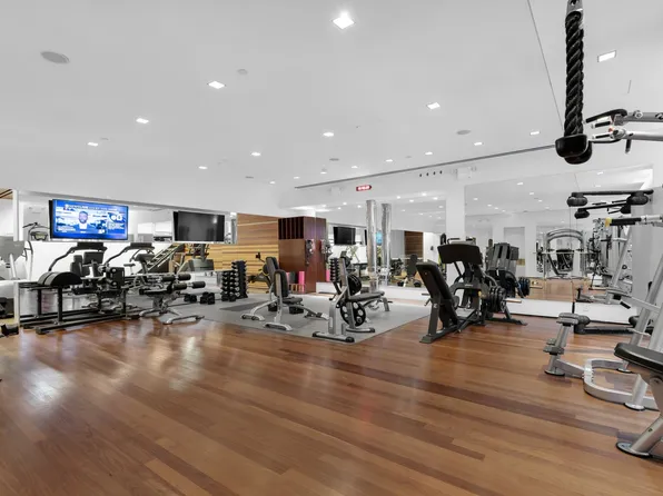 60 East 55th Street image 10 of 10