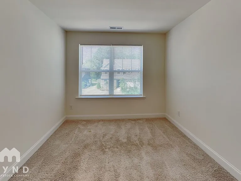 1546 Cedar Tree Dr — Photo 12