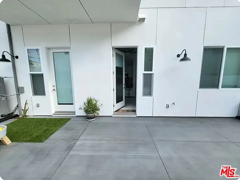 2503 Phelan Ln — Photo 5