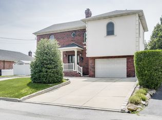 150-10 6 Ave, Whitestone, NY 11357