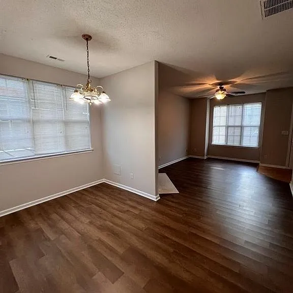 428 Goldstaff Ln — Photo 6