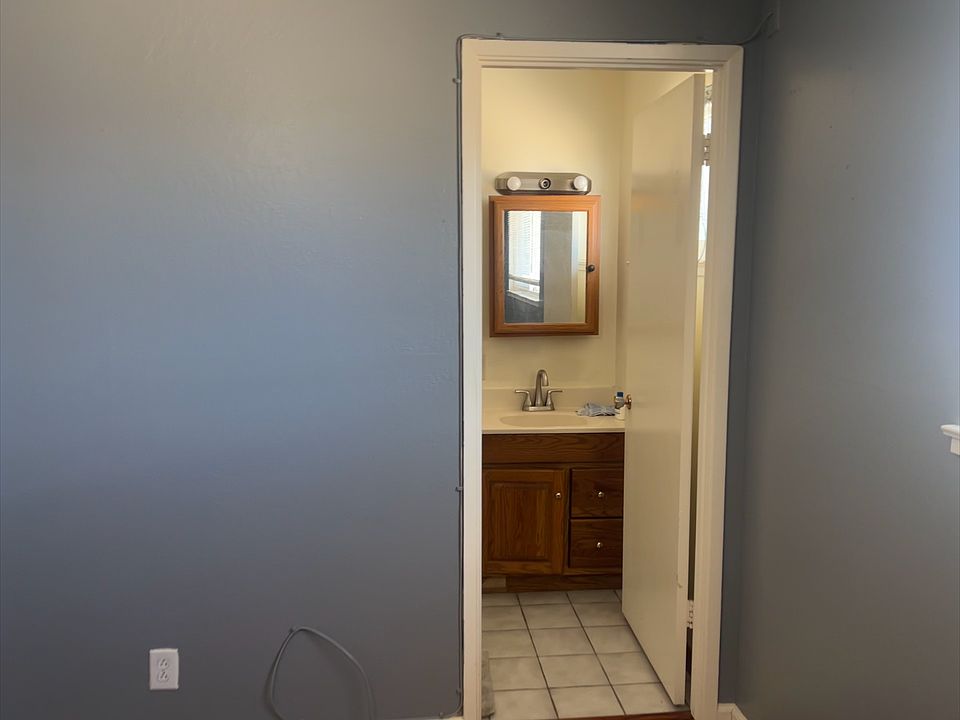 1st image of 6861 Peck Dr