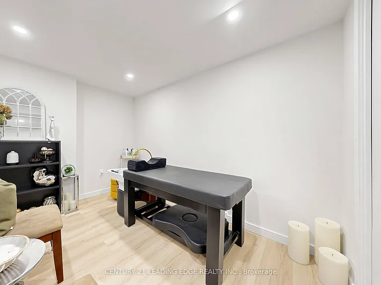 177 Laurendale Ave — Photo 36