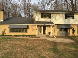 4116 Veterans Ave, Suamico, WI 54173