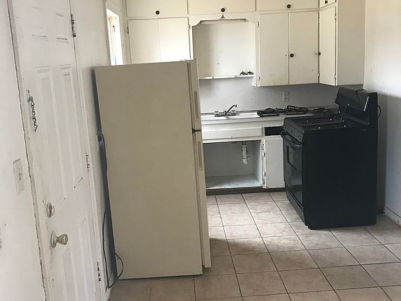 3rd image of 2205 Hardin Dr
