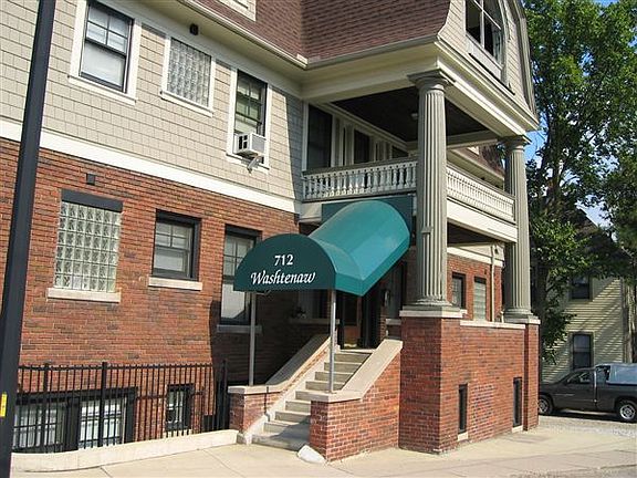 712 Washtenaw Exterior