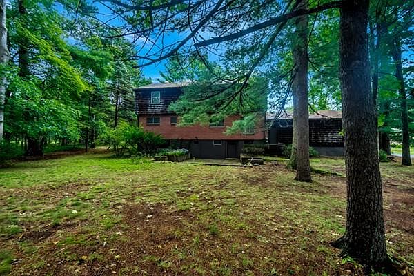 2nd image of 8 Coolidge Cir