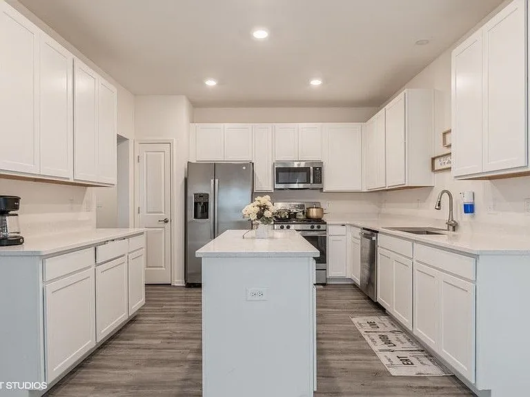 8424 Stillwater Rd — Photo 3