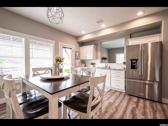 3rd image of 10921 S Tahoe Way