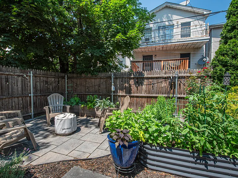 22 Thorne St #1 — Photo 22