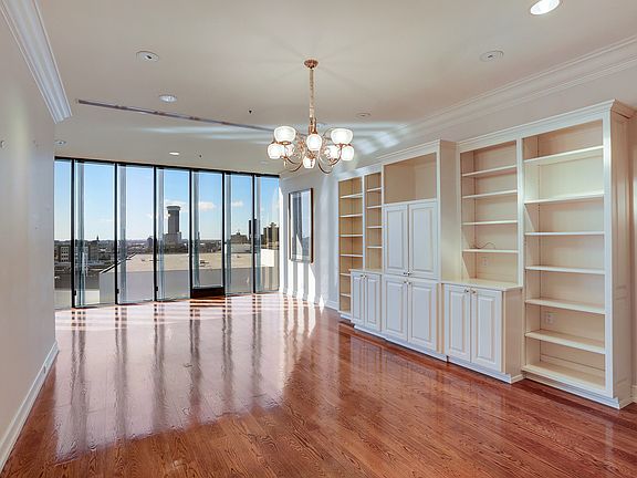 5th image of 600 Port Of New Orleans Place #7 CD