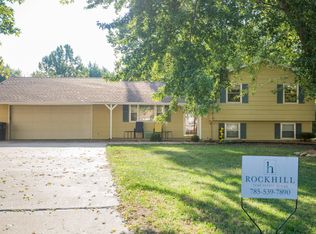 102 Warnow Cir, Wamego, KS 66547