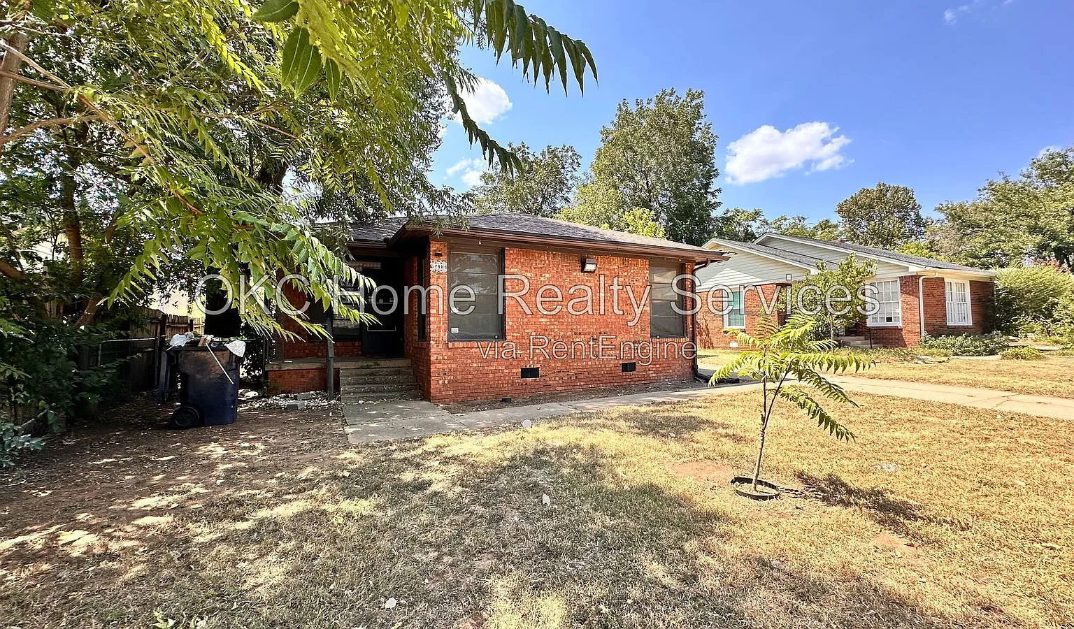 2 bed, 1.0 bath, 898 sqft, $1,300 — Photo 1