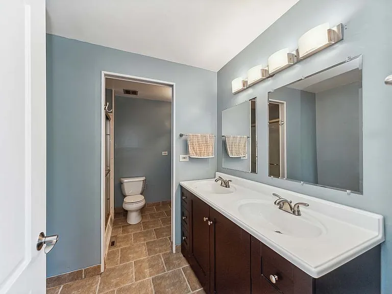 527 Winston Ln — Photo 11