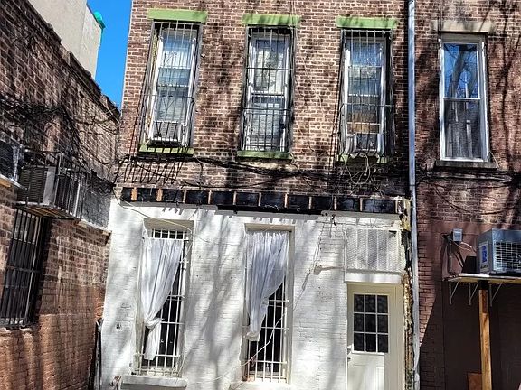 5th image of 350 Tompkins Ave APT 1