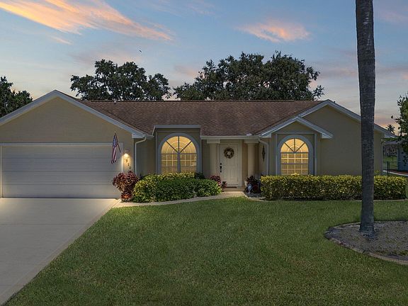 2nd image of 1910 SE Gaskins Circle