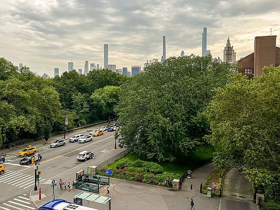 4th image of 211 Central Park W #5D