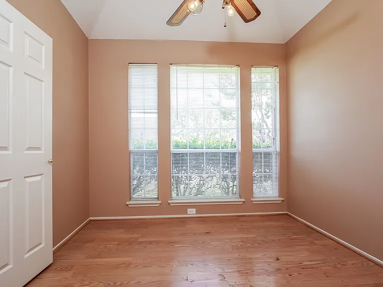 2235 Stillwater Dr — Photo 7