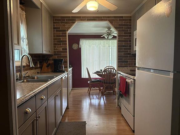 2nd image of 337 Yellow Willow St