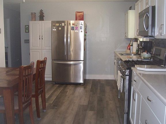 3rd image of 3517 Plaza Way