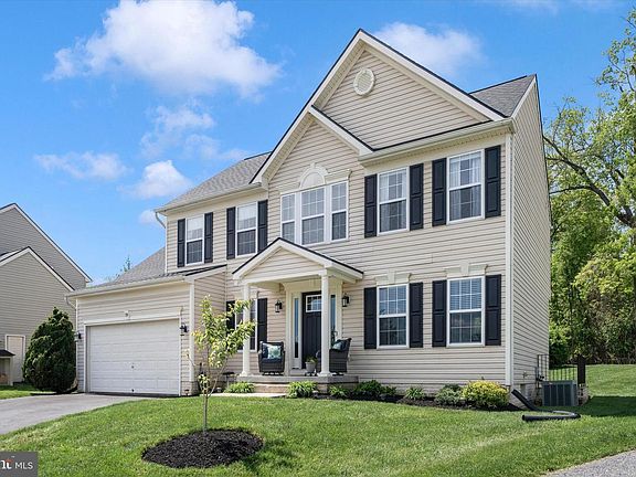 3rd image of 39 Pleasant Acres Dr