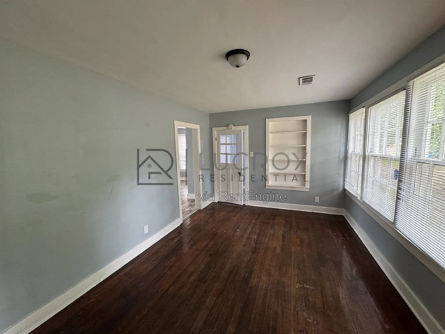 3 bed, 2.0 bath, 1350 sqft, $1,400 — Photo 2