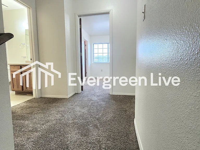 233 Raven Dr — Photo 12
