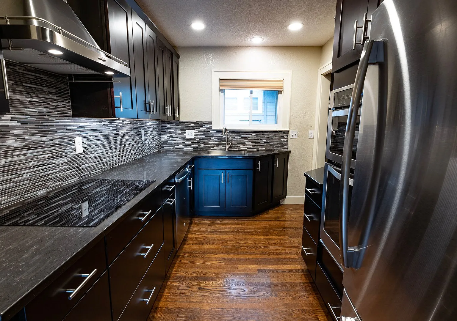 49SW1105 — Photo 3